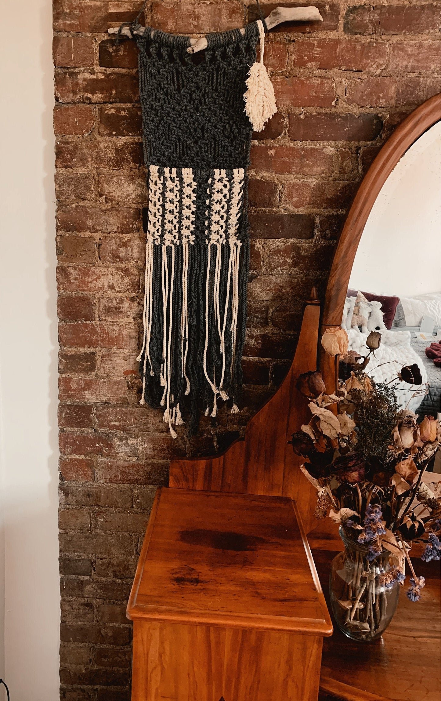 Macrame Hanging Pocket/ Macrame Pocket Wall Hanging