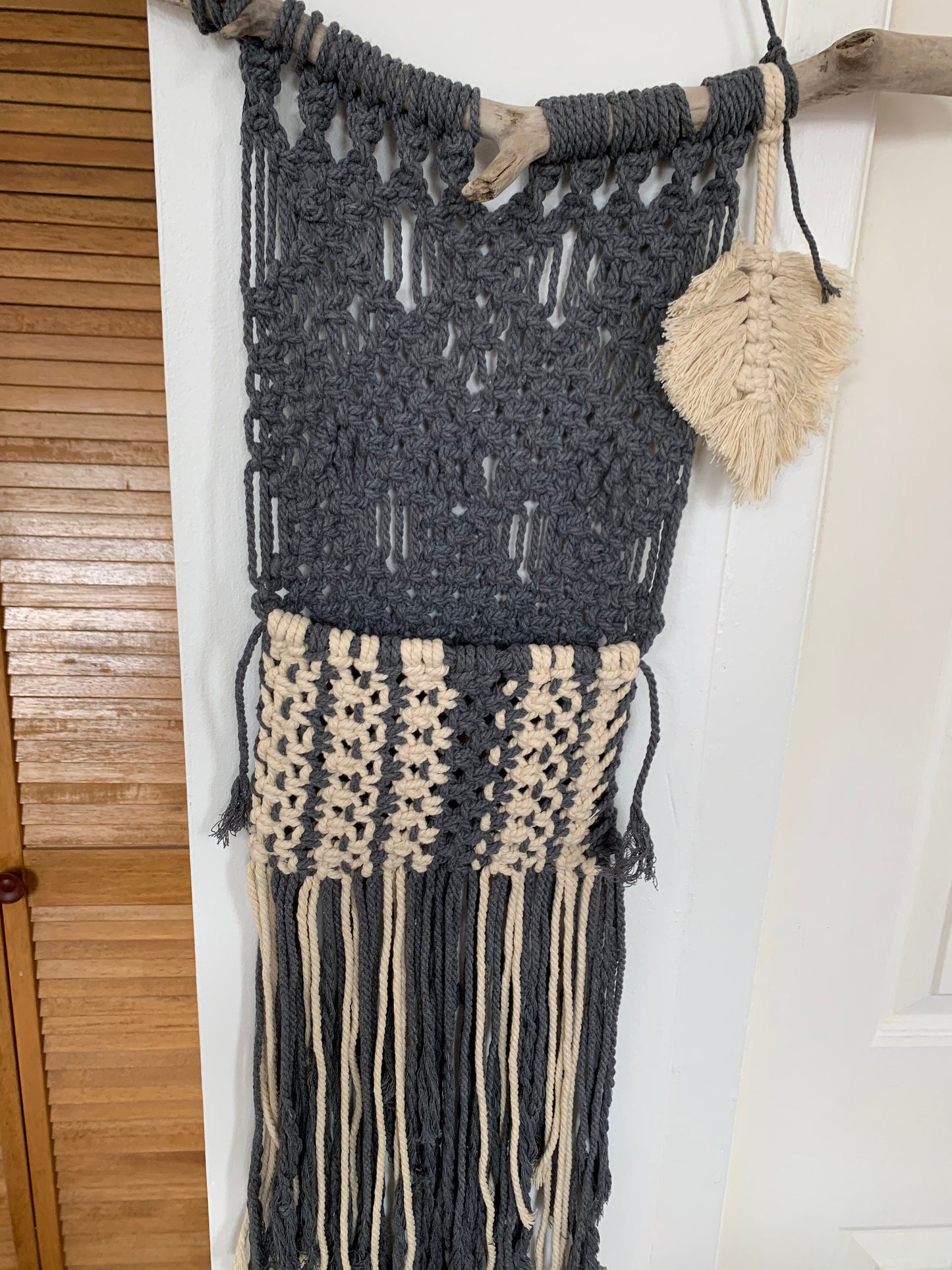 Macrame Hanging Pocket/ Macrame Pocket Wall Hanging