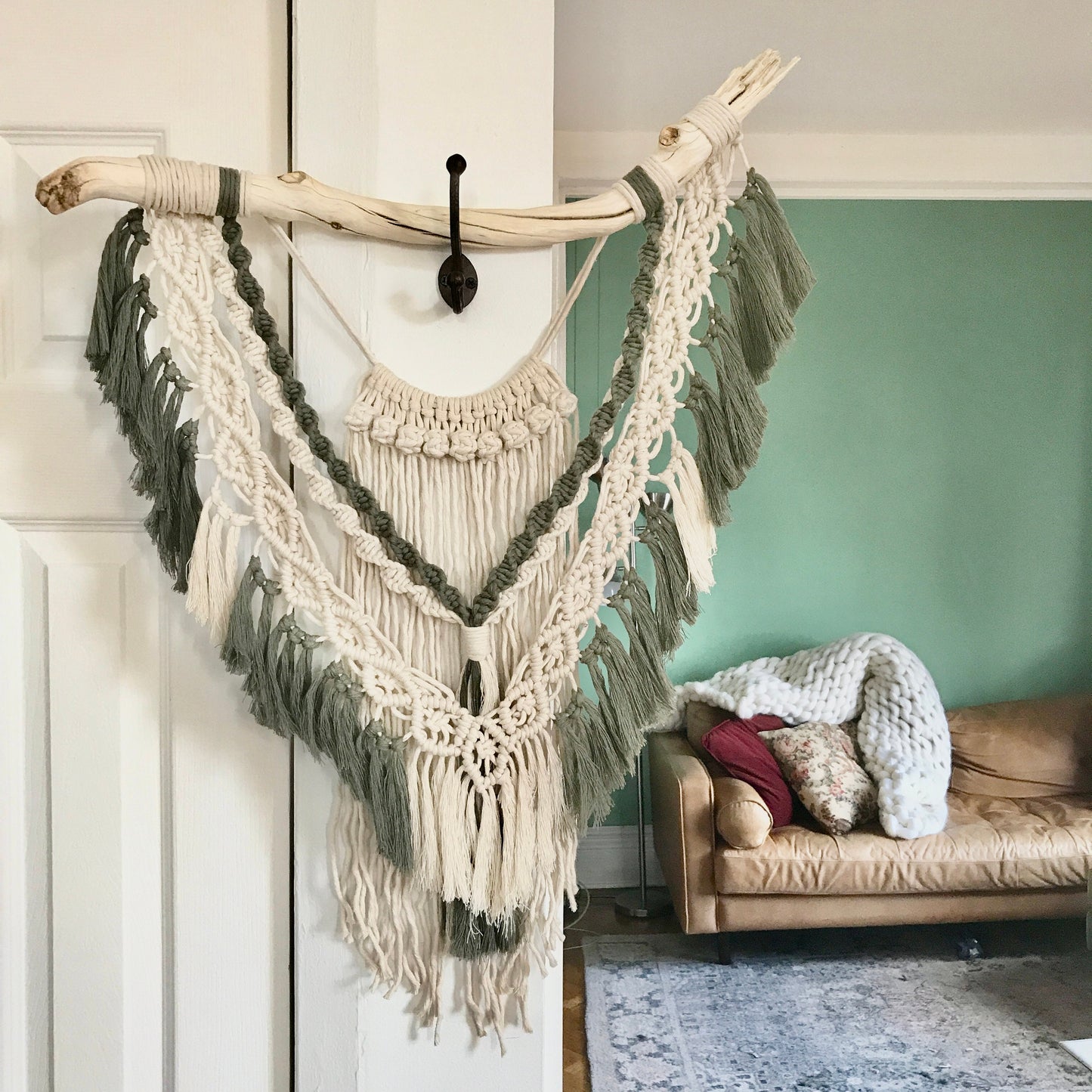 Driftwood Macrame Wall Hanging/ Large Macrame Wall Decor/ Woven Wall Tapestry/Bedroom Macrame Wall Decor/ Cotton Dorm Wall Decor